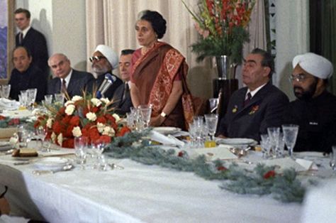 Leonid Brezhnev and Indira Gandhi at a dinner at the Soviet embassy in Delhi. RIA Novosti