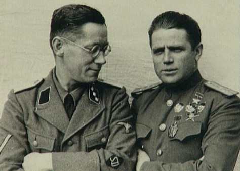 Tavrin (R) with one of his SD controllers (L).